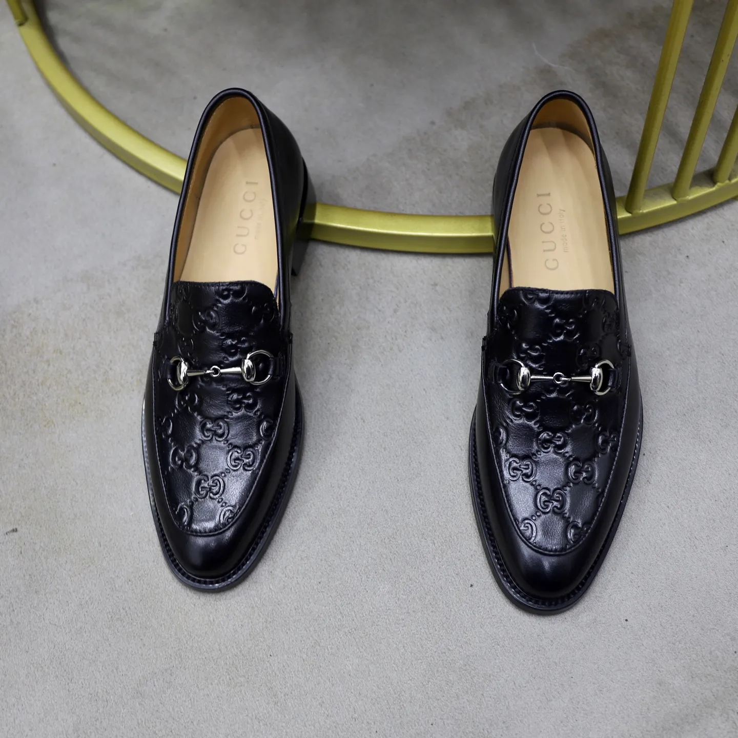 Men's shoes: 260🙅‍♂️🙅‍♂️🙅‍♂️Niuli Brand: GUCCI Size: 38-44 (45 can be customized) Level: Counter classic Material: Original soft cowhide upper Comfortable cowhide lining Original lightweight outsole Style category: Business casual footwear Driving leather shoes Color: Actual picture color